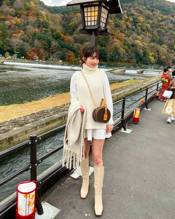 尾崎美紀の足が見える画像