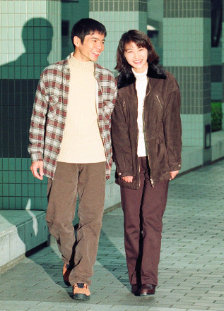 若い頃の田中美佐子と深沢邦之